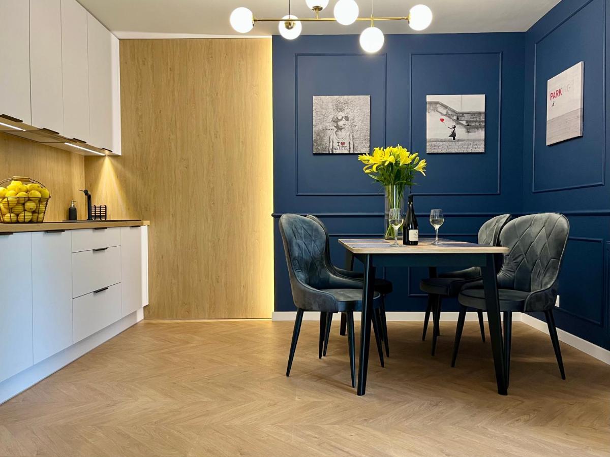Apartamenty Maxa Czornyja Еленя-Гура Экстерьер фото