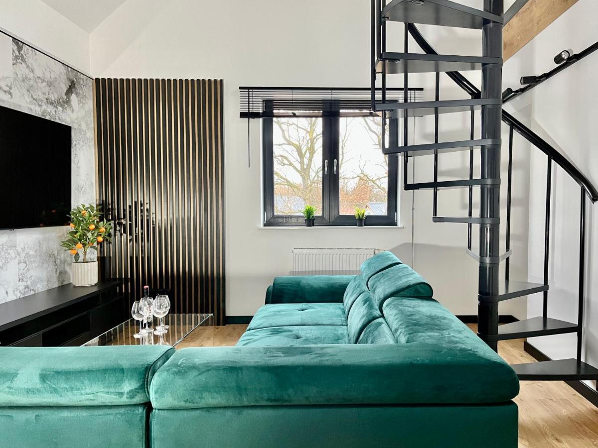 Apartamenty Maxa Czornyja Еленя-Гура Экстерьер фото