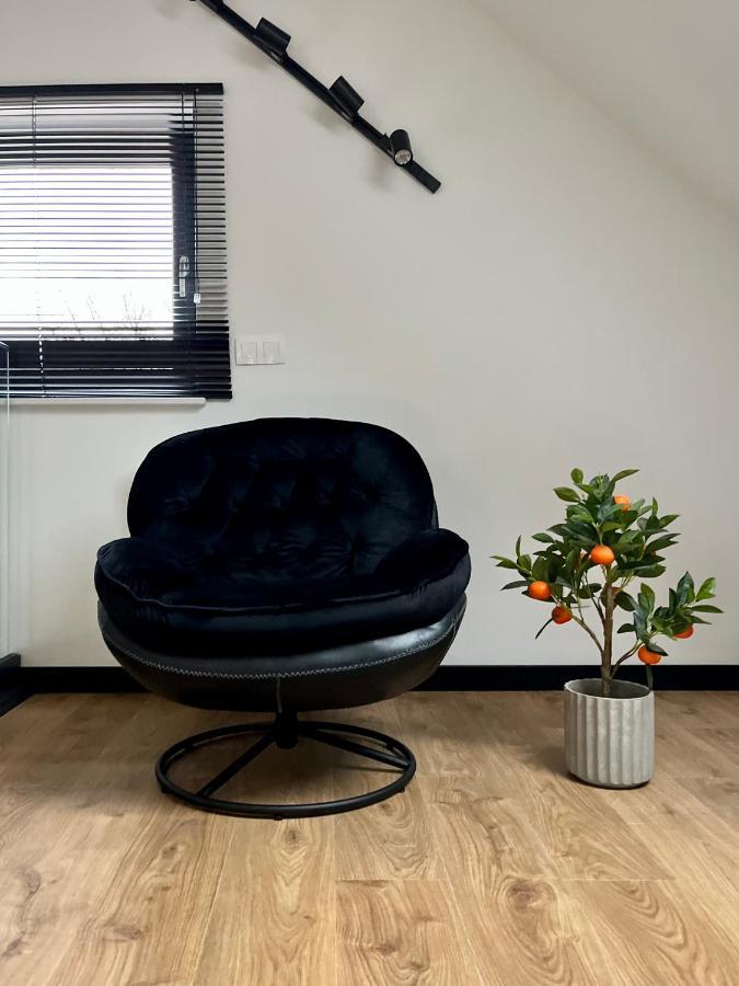 Apartamenty Maxa Czornyja Еленя-Гура Экстерьер фото