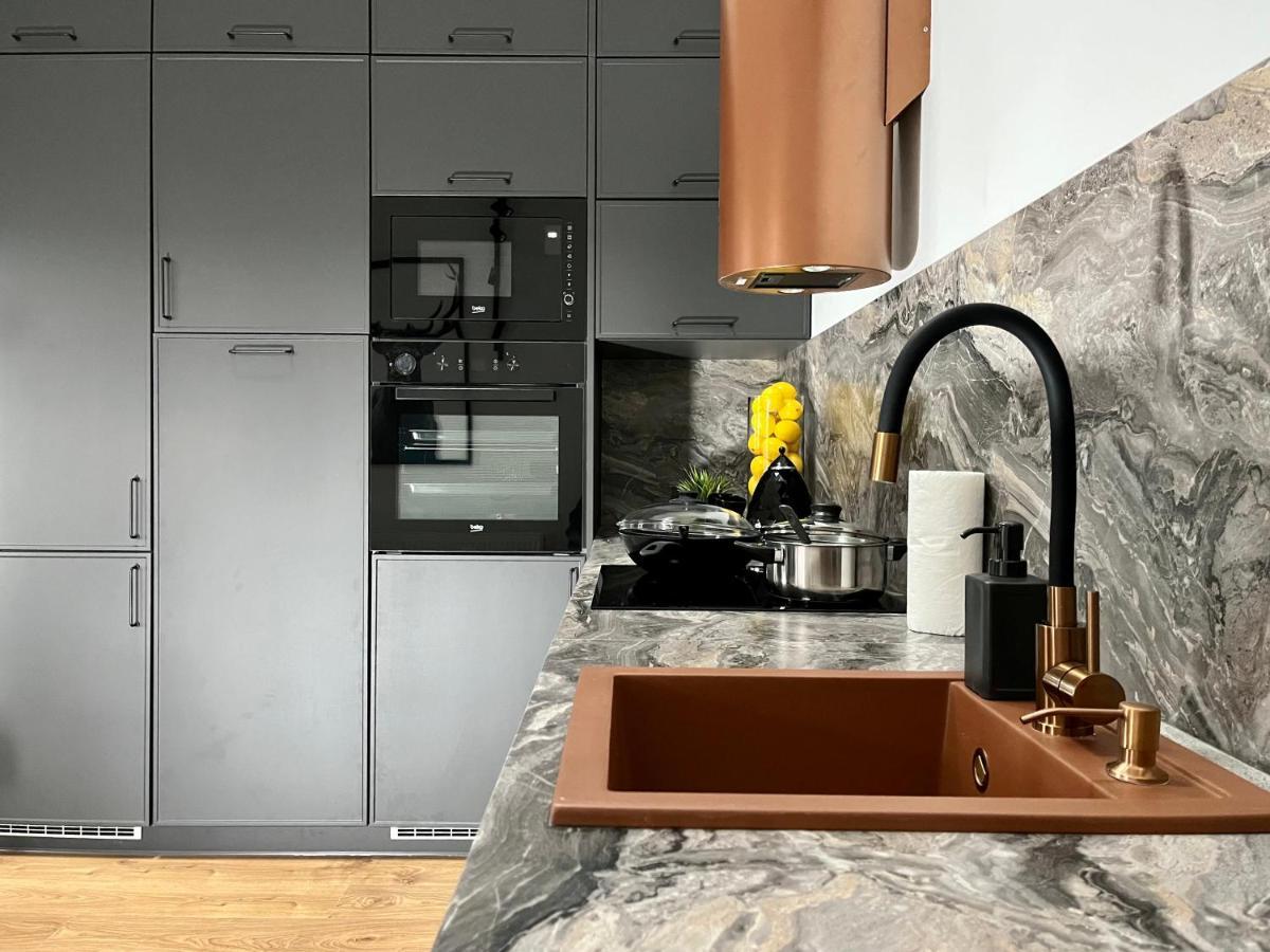 Apartamenty Maxa Czornyja Еленя-Гура Экстерьер фото