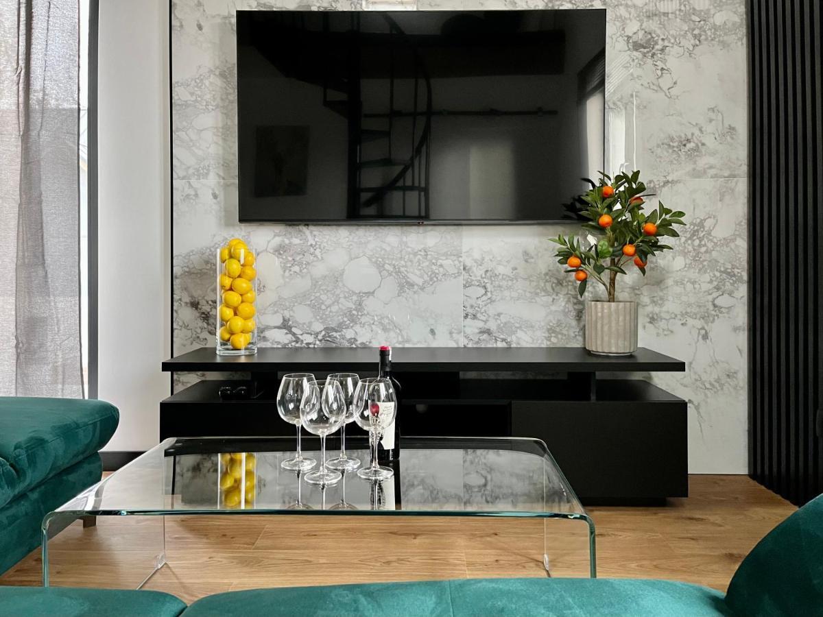 Apartamenty Maxa Czornyja Еленя-Гура Экстерьер фото