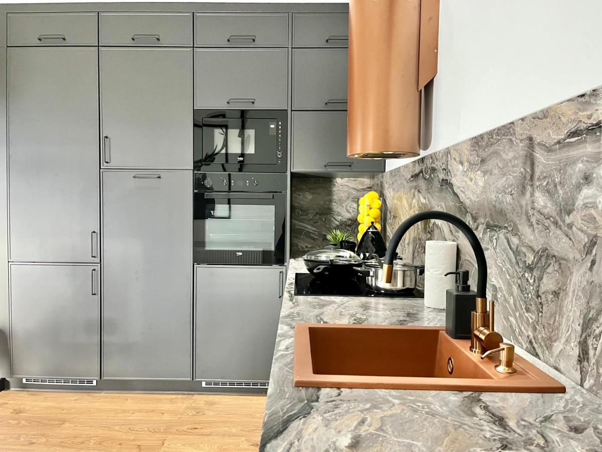 Apartamenty Maxa Czornyja Еленя-Гура Экстерьер фото