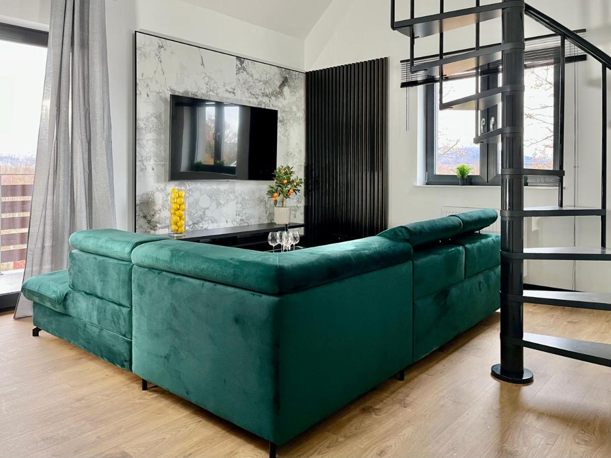 Apartamenty Maxa Czornyja Еленя-Гура Экстерьер фото
