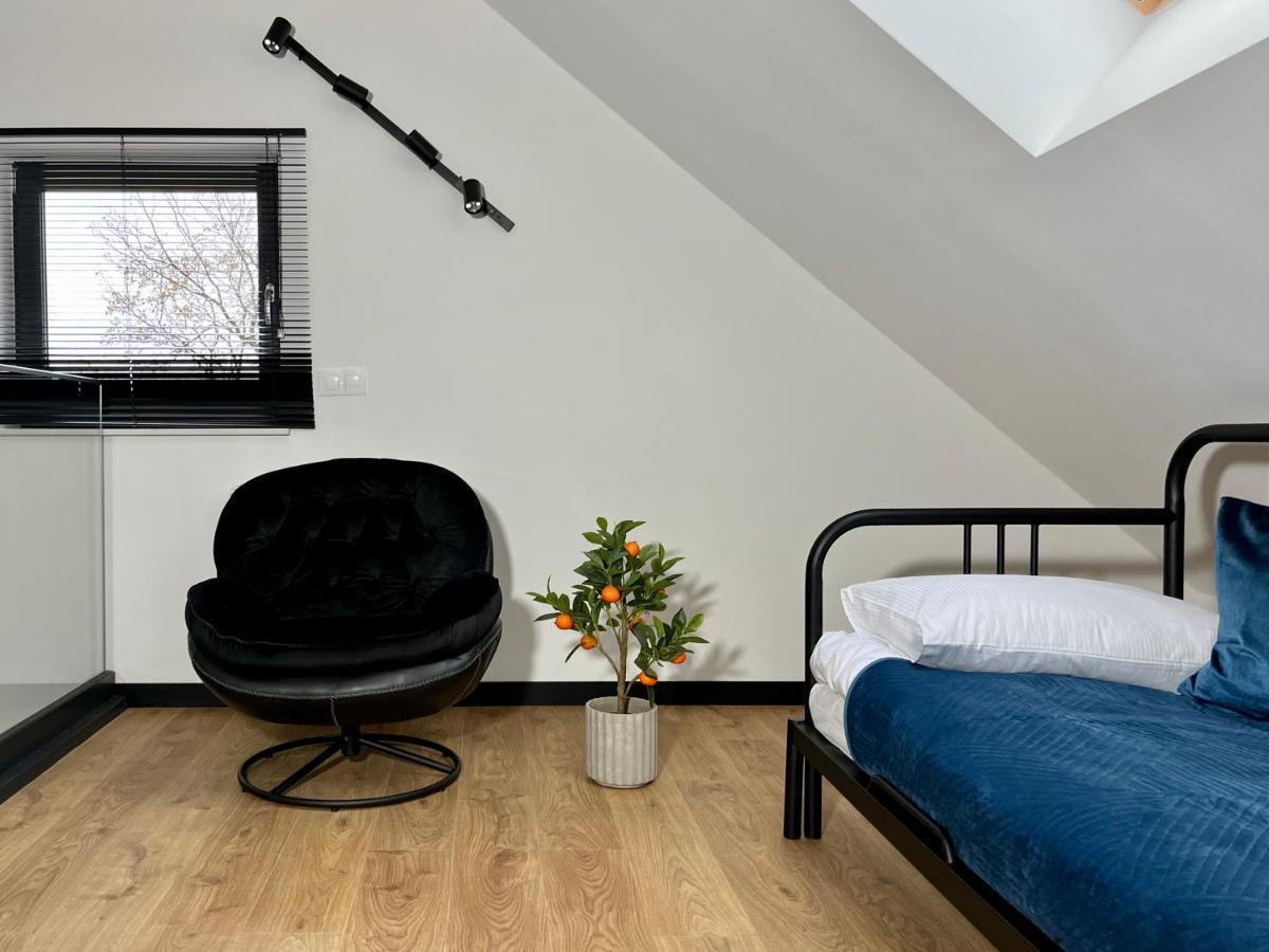 Apartamenty Maxa Czornyja Еленя-Гура Экстерьер фото