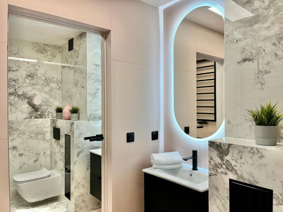 Apartamenty Maxa Czornyja Еленя-Гура Экстерьер фото